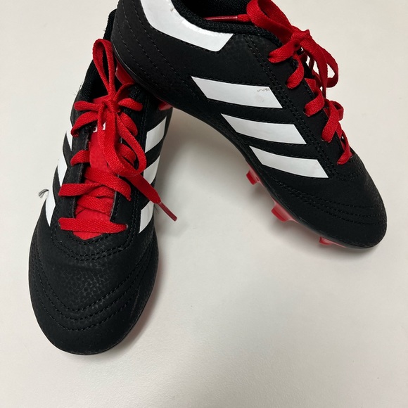 Cleats - Picture 3 of 5